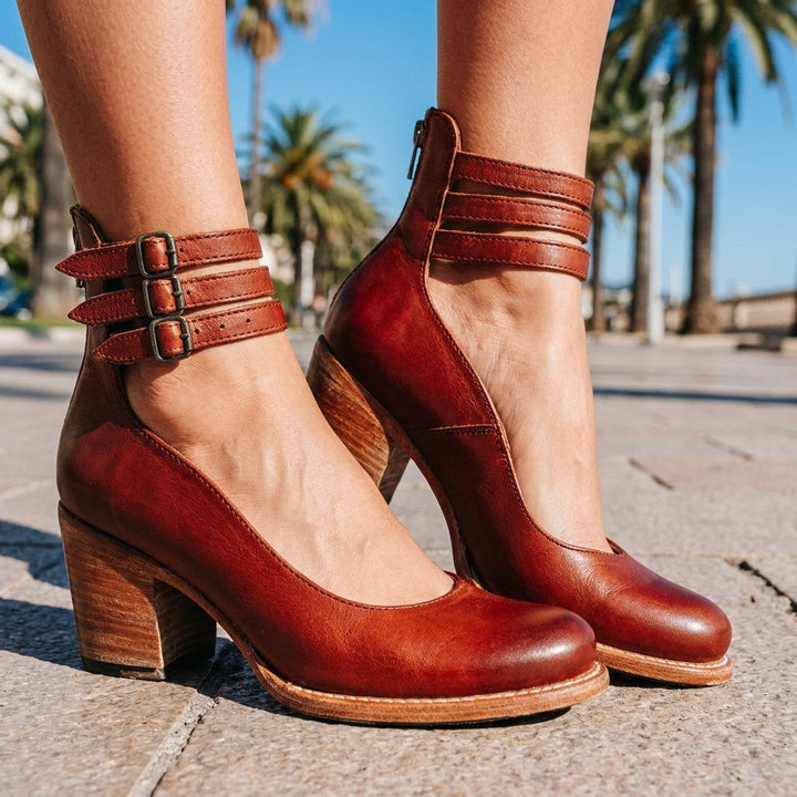 Red Brown — Outdoor Closeup